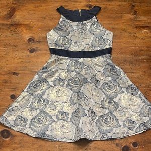 Girls Christmas holiday dress size 7 gold and blue